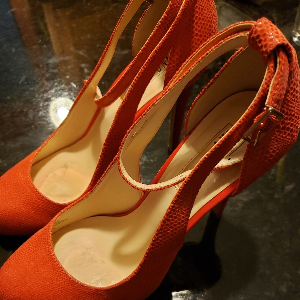 Inc 8.5 Pumps View 3
